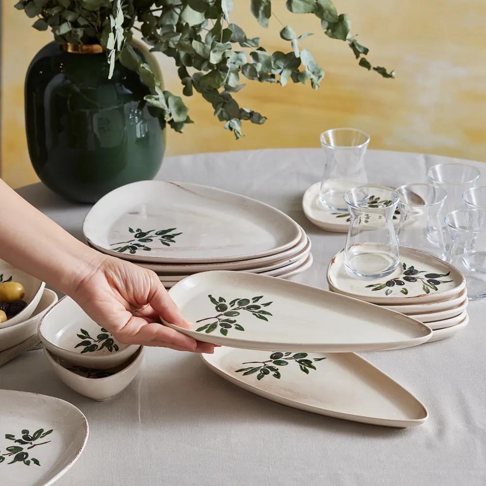 سرویس 24 پارچه صبحانه خوری کاراجا مدل New Alyvia