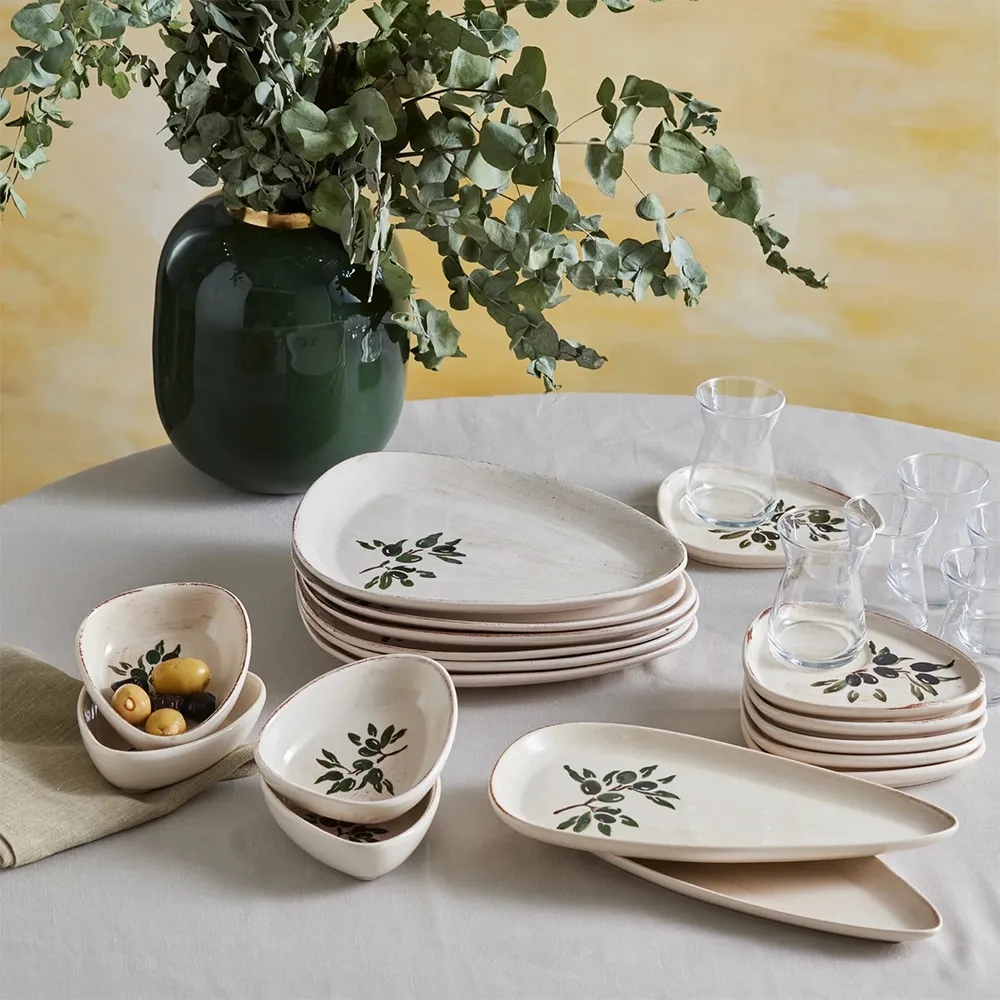 سرویس 24 پارچه صبحانه خوری کاراجا مدل New Alyvia