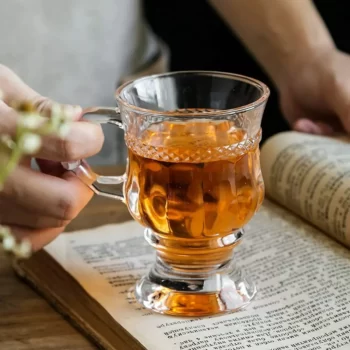 استکان چایخوری پایه دار طرح کلاسیک